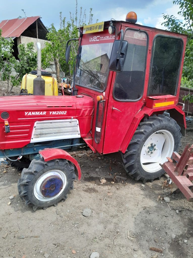 Vând tractor japonez yanmar 4x4