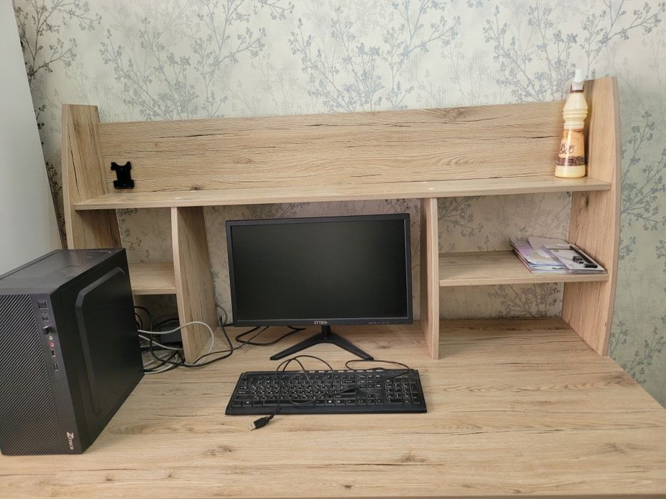 Письменный Стол для офиса/ студент