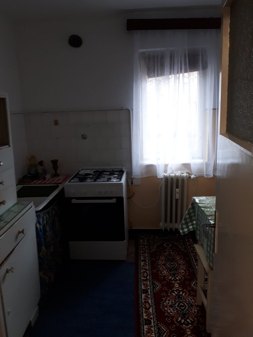 Ofer spre închiriere apartament mobilat in centrul Sucevei- Mărașești