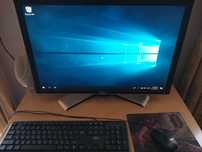 Продавам компютър Dell с монитор 20 инча Dell