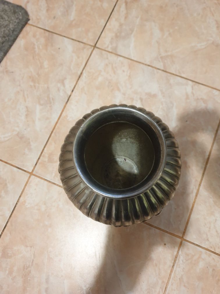 Vaza cupa bol metal neferos argintiu colecție