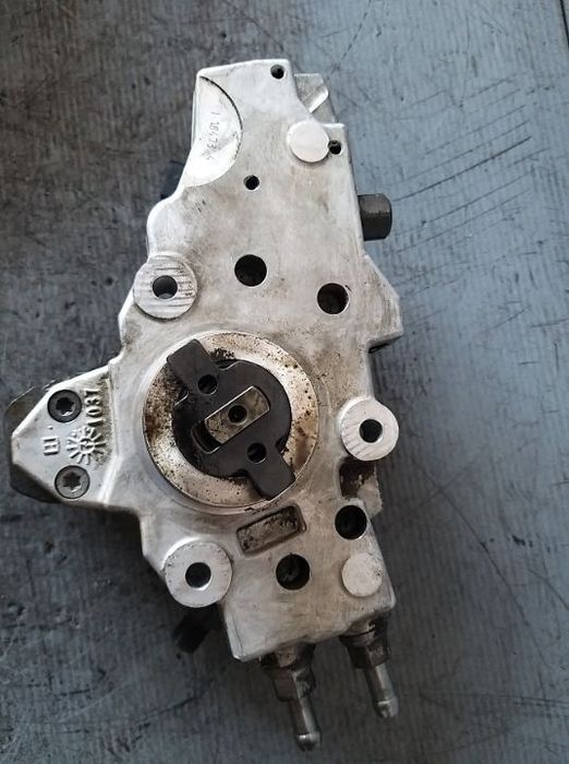 Pompa inalte presiune 2.2 dci 646985 mercedes sprinter 906 c-class w203 clk c209