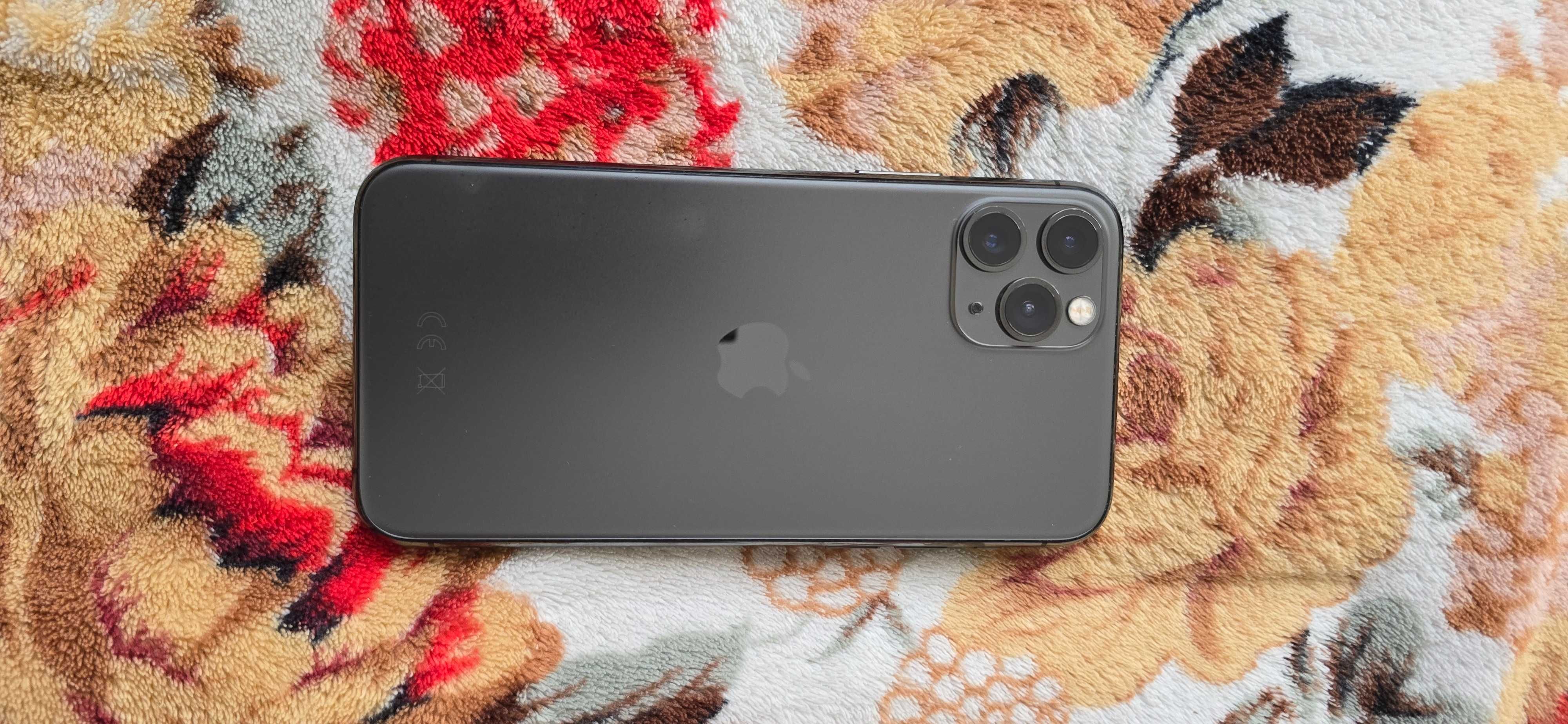 Продавам iPhone 11pro за части