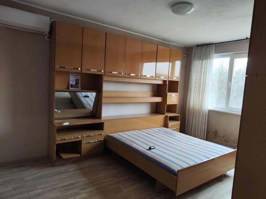 Гарсониера под наем Деленките