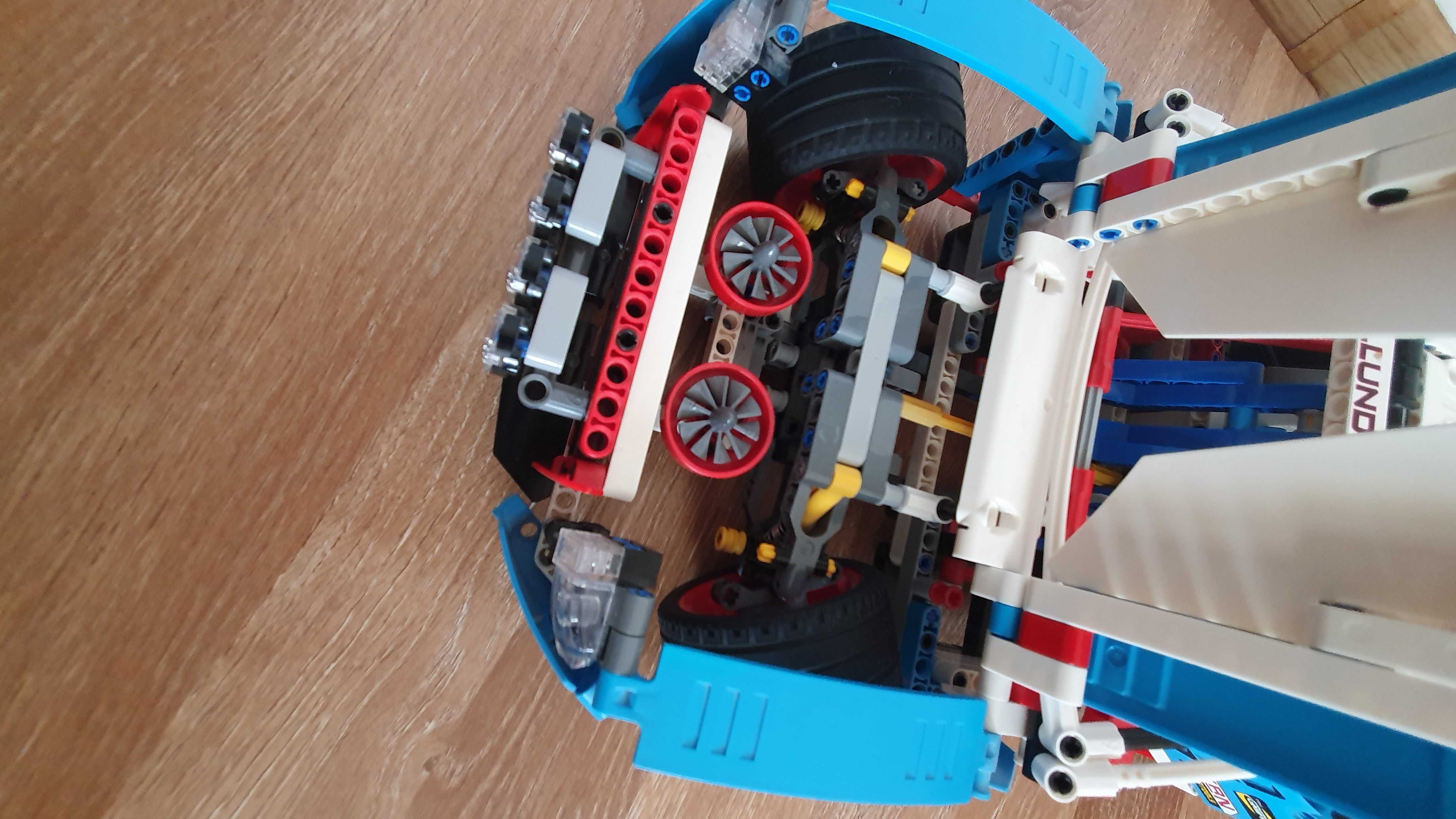 42077 LEGO Technic Rally Car
