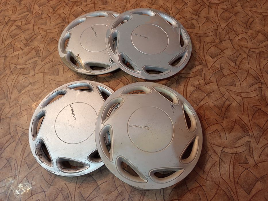 Продам ( колпаки комплект ) .