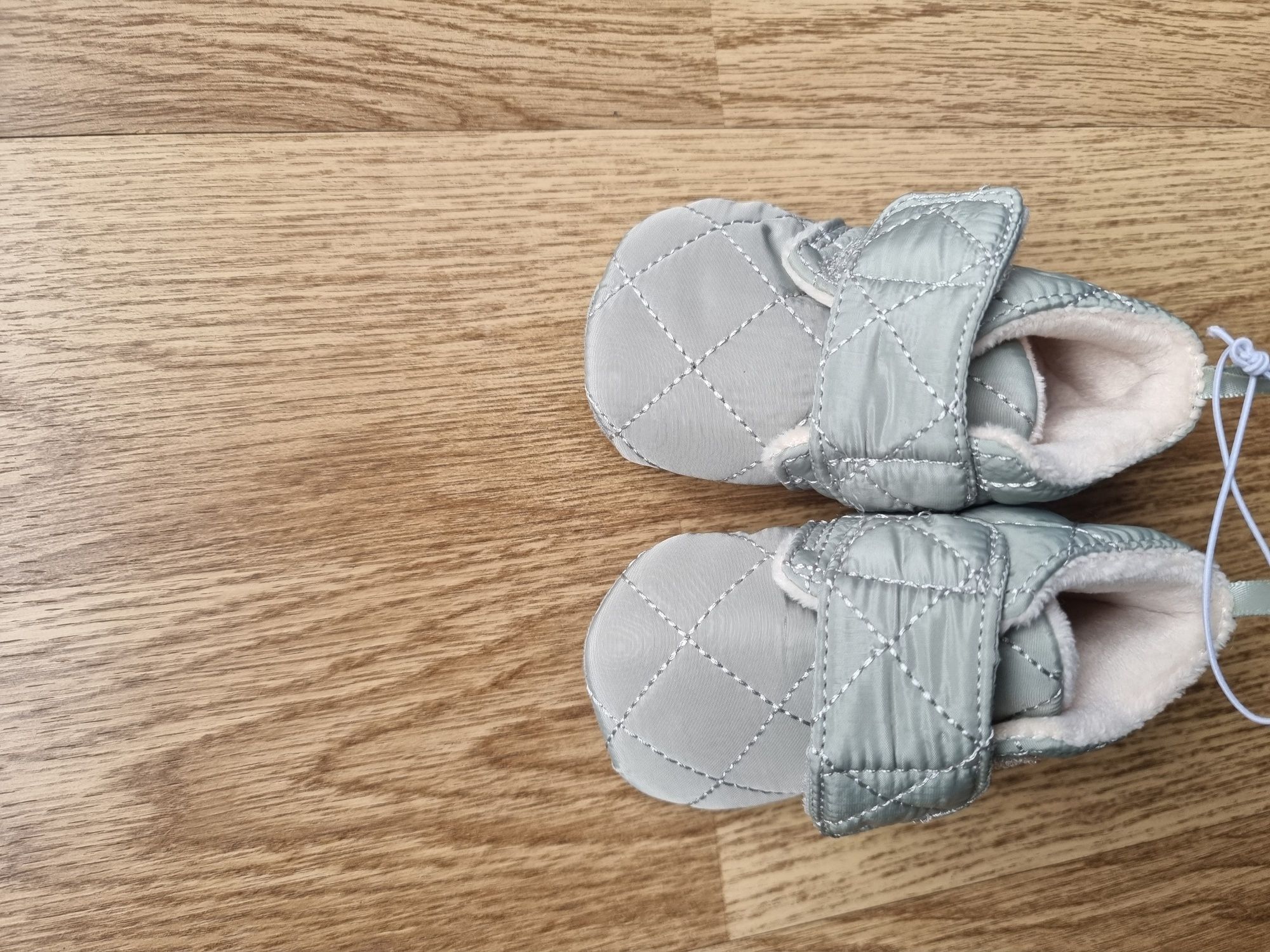 Incaltari bebe H&M noi