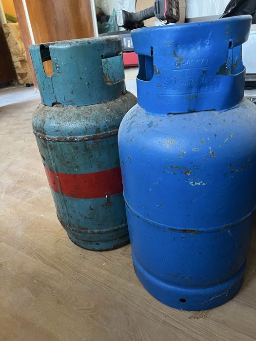 Газови бутилки два броя