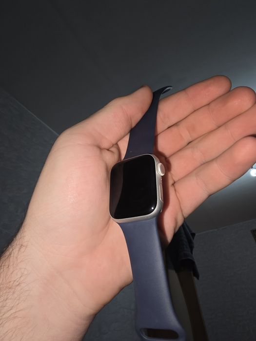 Apple watch se2 в хорошем состоянии