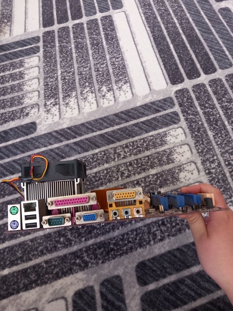 Дънна платка M7NCG 400 AMD