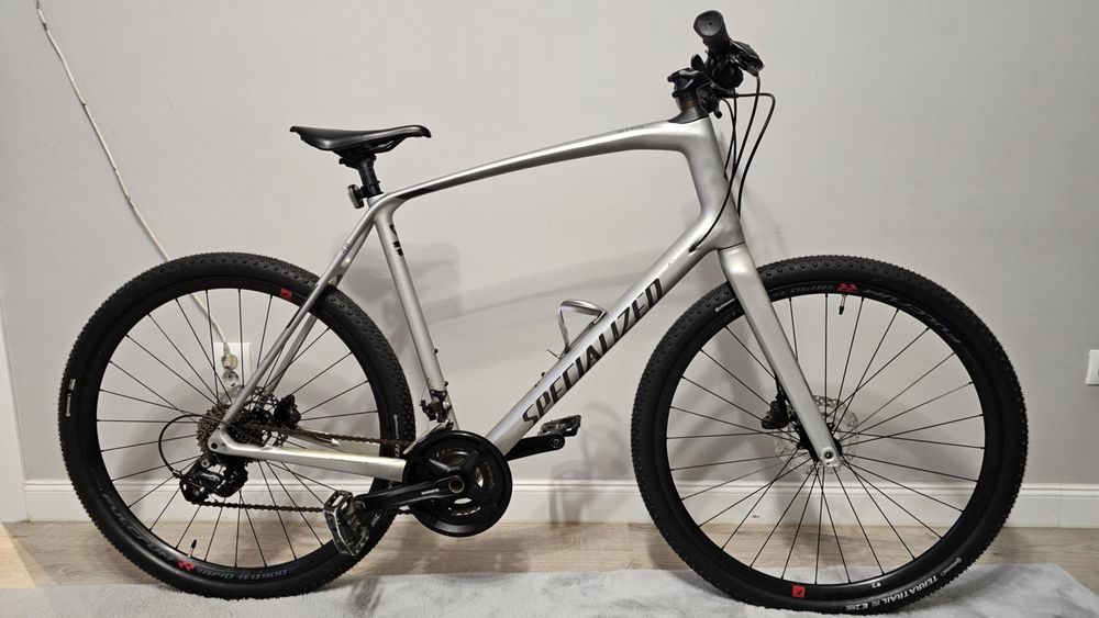 Bicicleta Specialized Sirrus X 4.0 full carbon 10KG