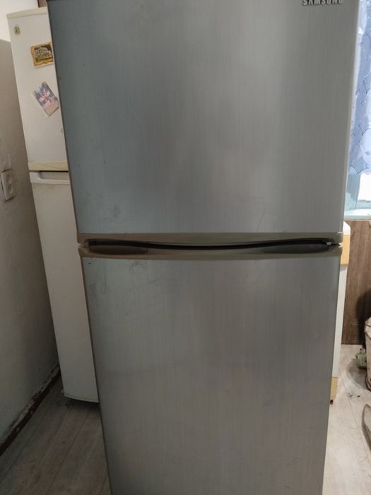 холодильник Samsung