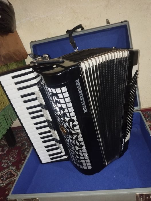 Akardiyon  Royal standart montana