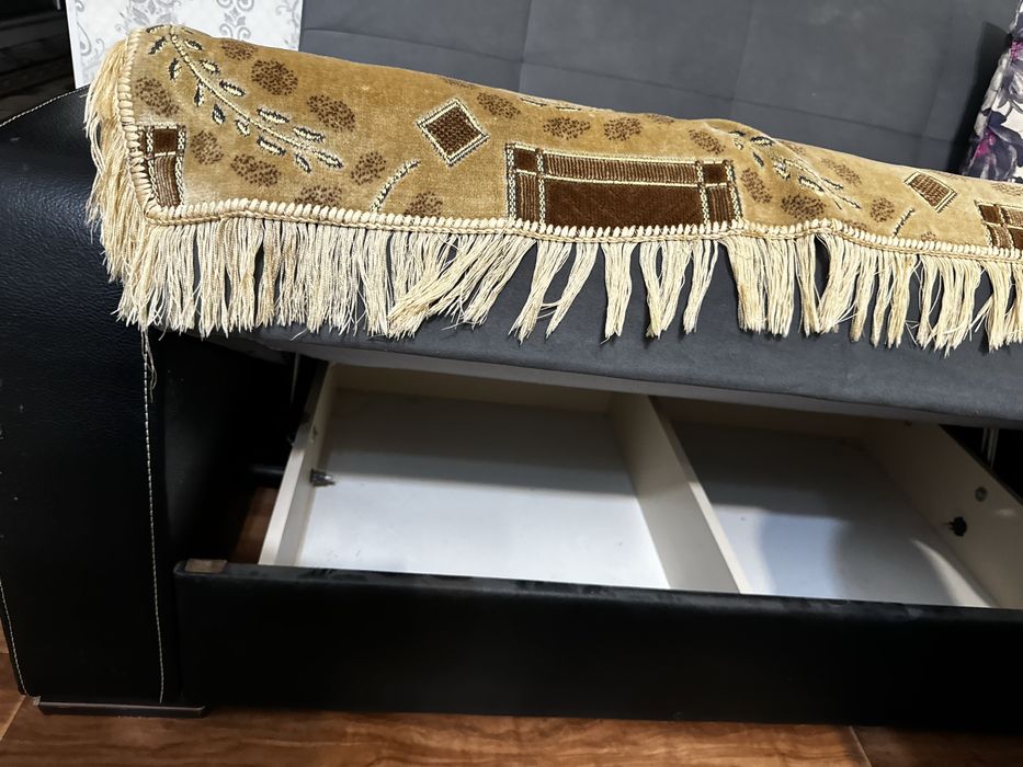 Угловой раскладной диван