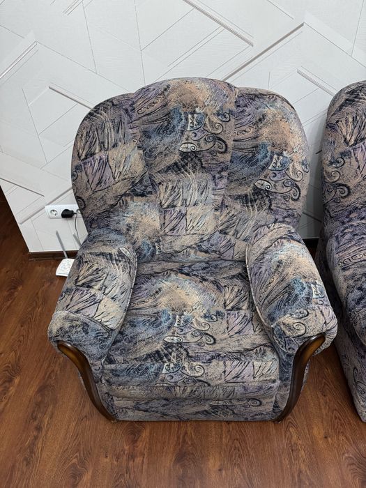 Продам срочно диваны
