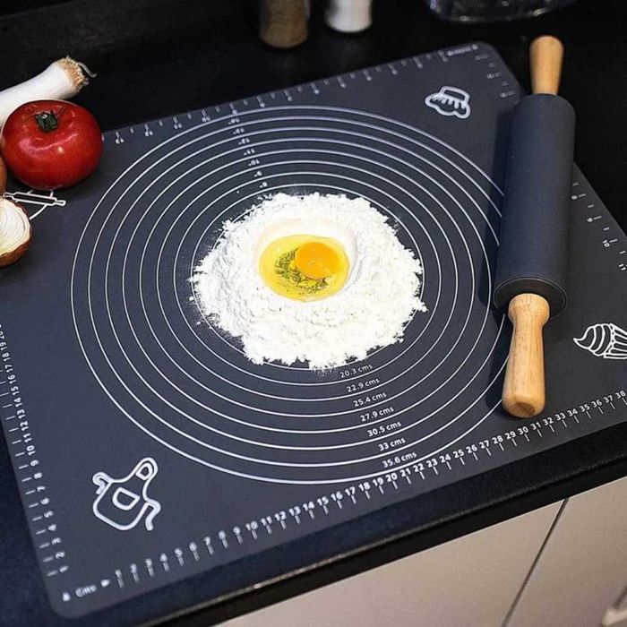 Set Plansa din Silicon Alimentar 70x50 cm cu Sucitor din Lemn 38x5 cm