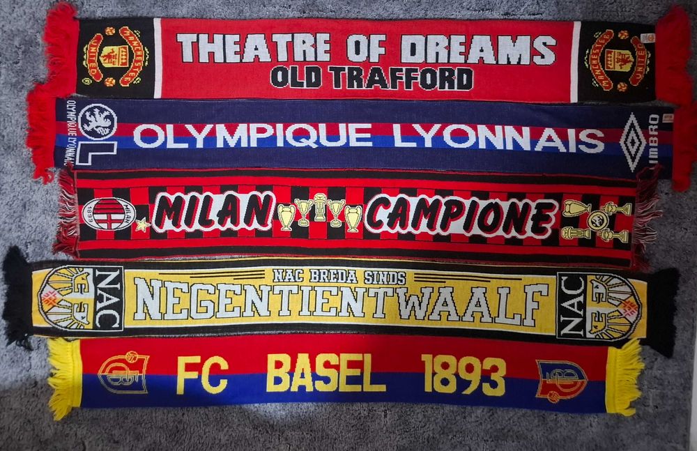 Футболни шалове на отбори