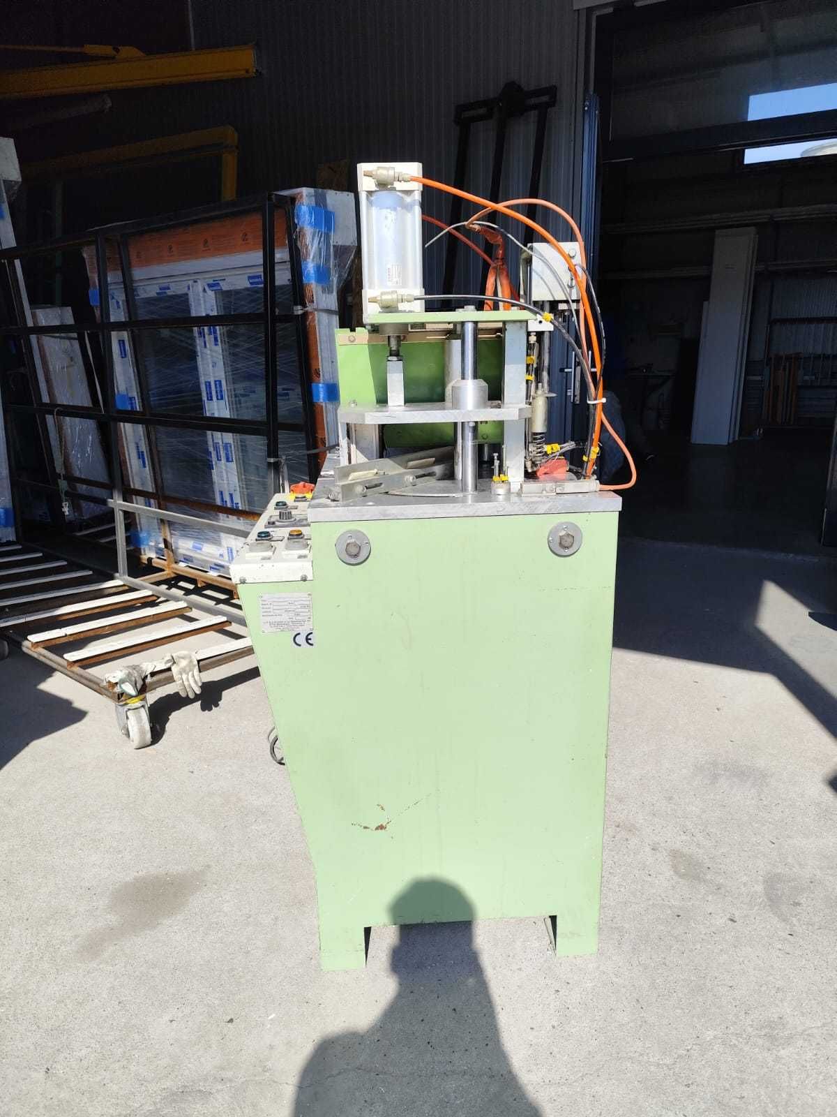 Utilaj se sudura U-R-B-A-N AKS 1020