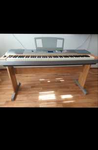 Продам цифровое пианино Yamaha
