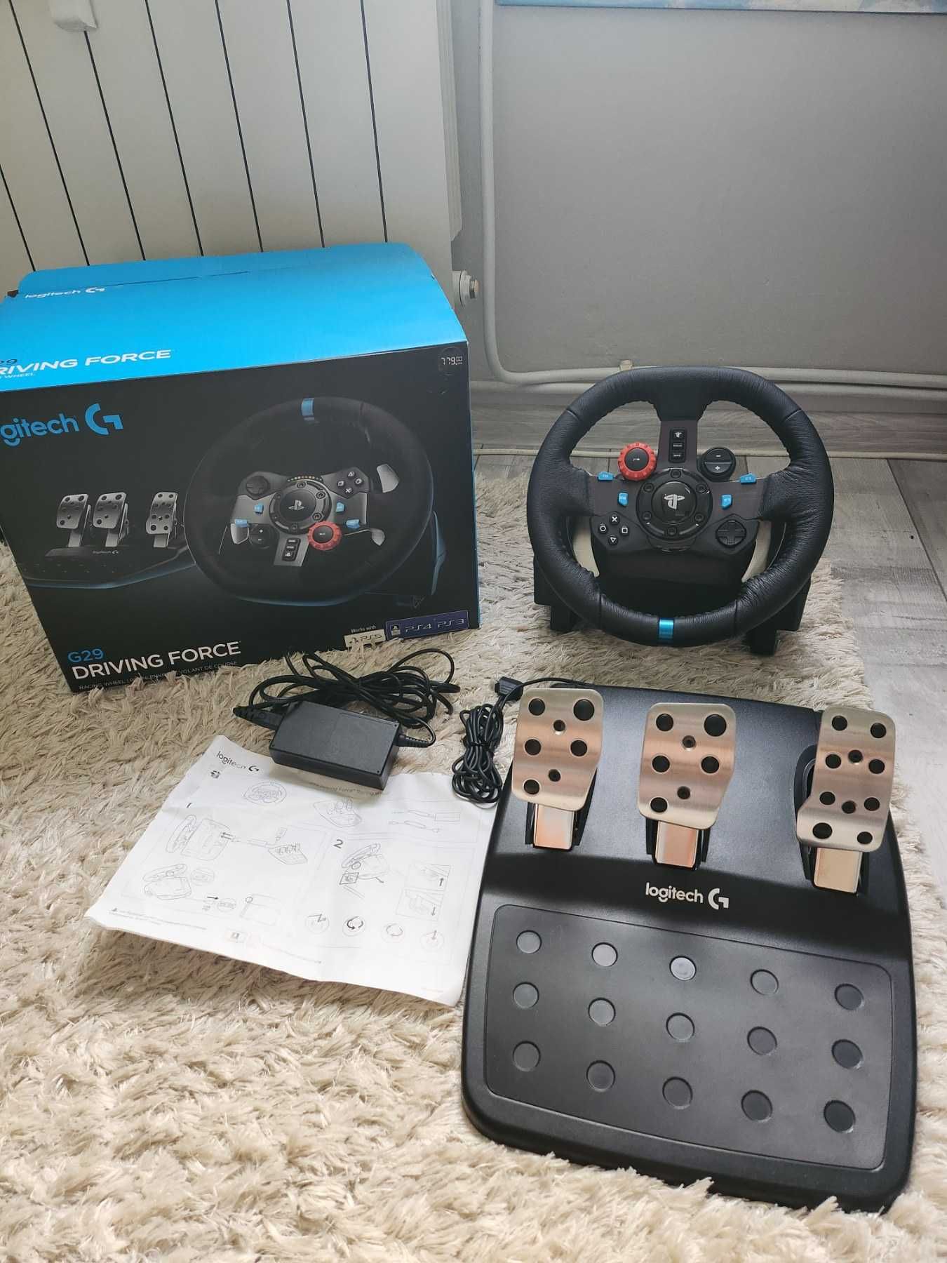 неупотребявано кормило с педали Logitech G29