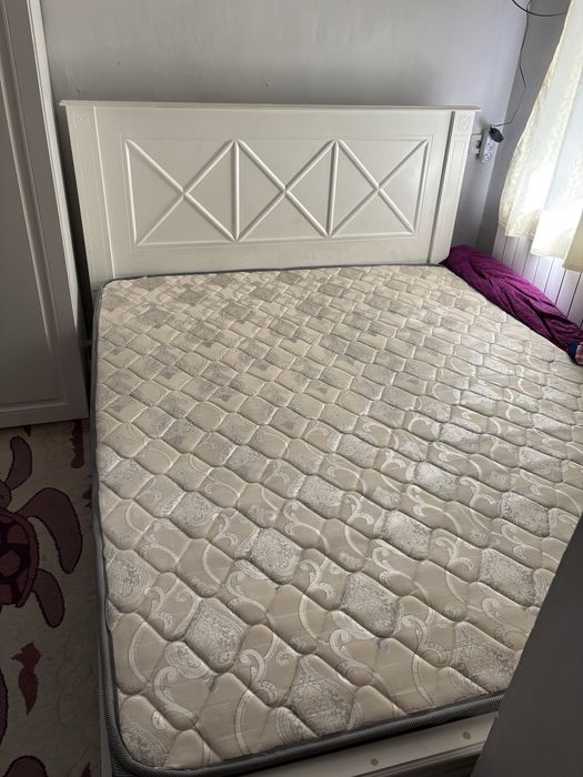 Продам спальный диван с матрасом