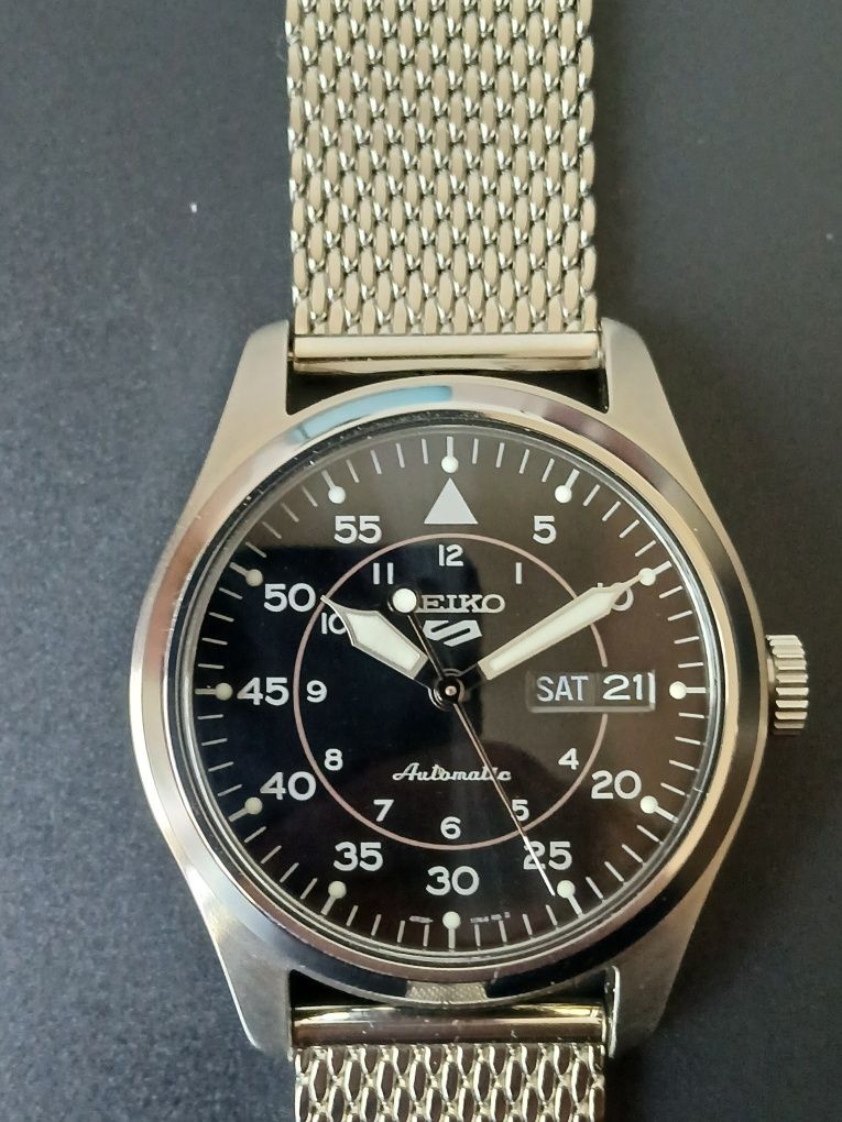 Часовник Seiko 5