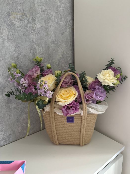Цветы в корзине Desso