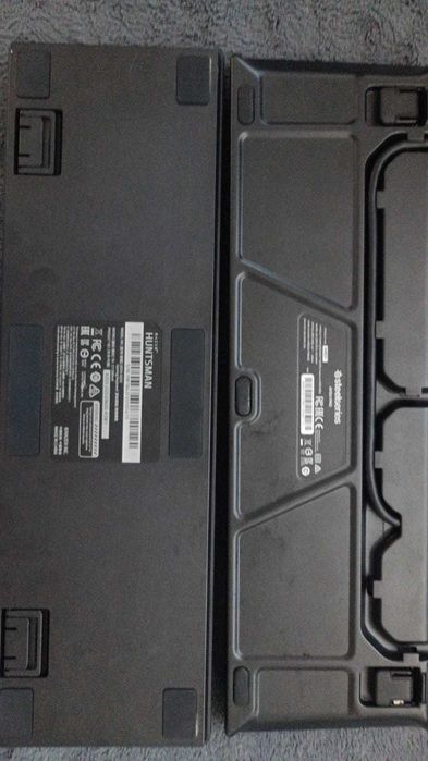 Tastatura Razer Huntsman si SteelSeries Apex Pro