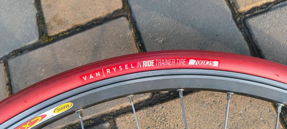 Home trainer Elite + roată cursiera + anvelopa trainer