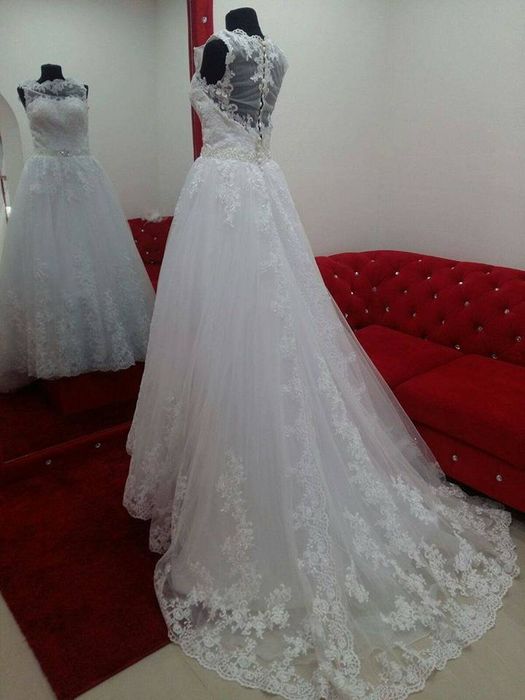 Vând rochii mireasa! NU SE VAND LA BUCATA!!!