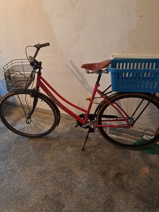Sport vând bicicletă de damă  pentru plimbări în timpul liber