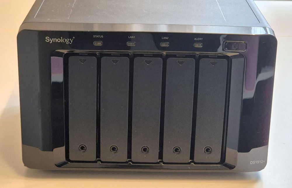 Synology DS1512+ 5bay NAS