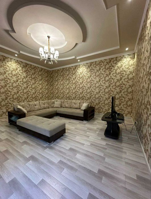 Продам дом на участке 4 сотки в М-Улугбекском ра-не.Центр Луначарского