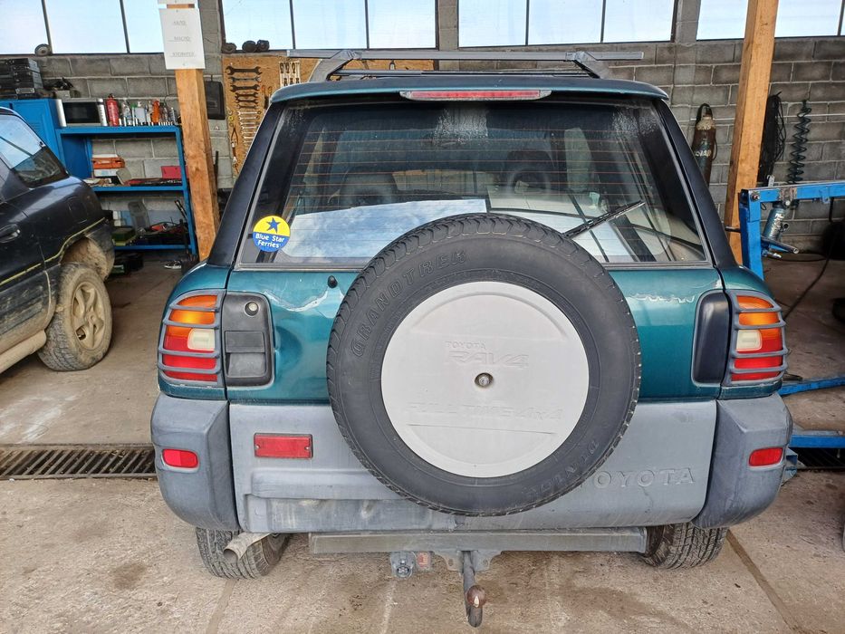 Тойота Рав 4 2.0 129к.с. На части