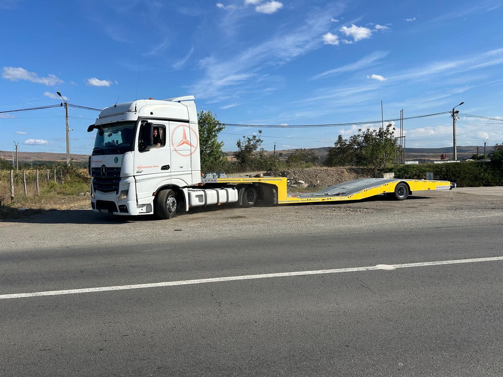 Inchiriez trailer pt cap tractor sau servicii de transport