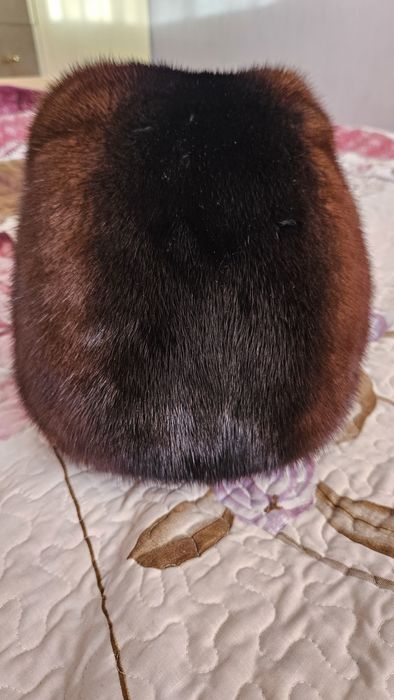 Продам норковые и писцовую шапки