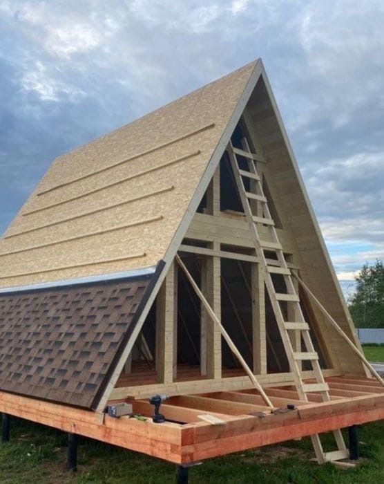 Executam case pe structura metalica  modulare