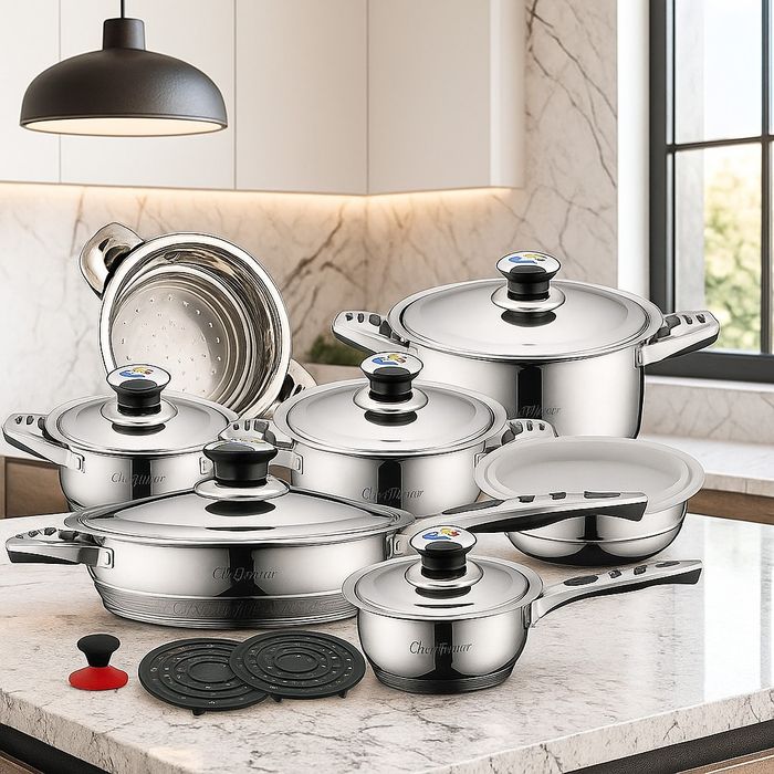 Комплект съдове за готвене.