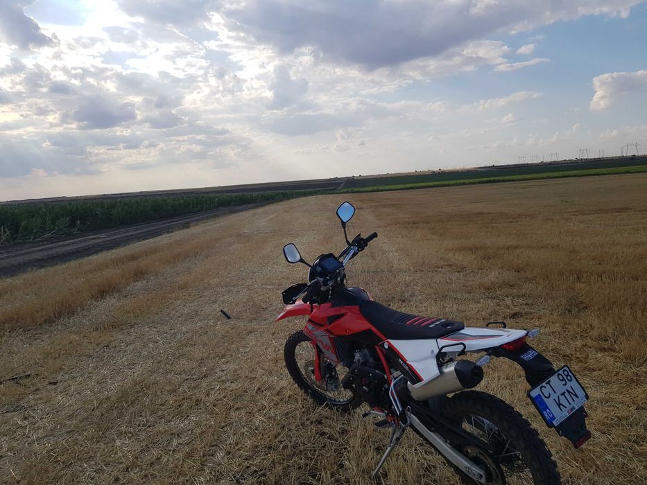Swm r125rs 680km vand/schimb cu adventure