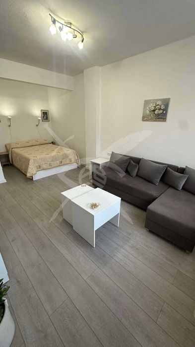 Продава се Двустаен апартамент в Варна, Център - 70 кв.м за 3558 €/кв.м - Снимка #3