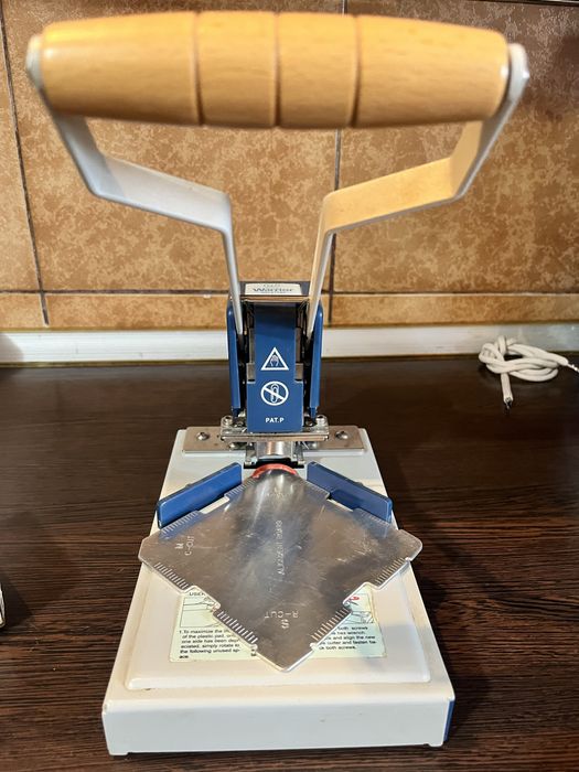 Aparat de rotunjit colturi