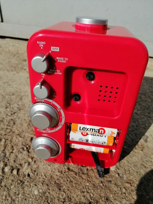 Ceas cu radio, alarma, iluminare