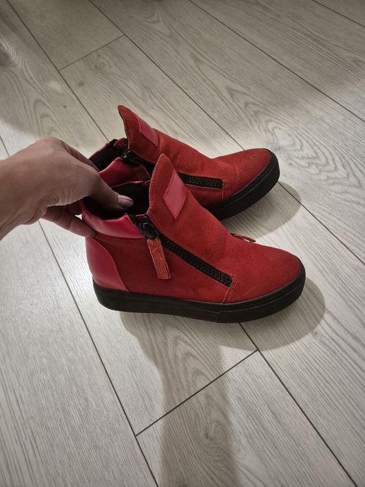 Ghete piele intoarsa nr.35