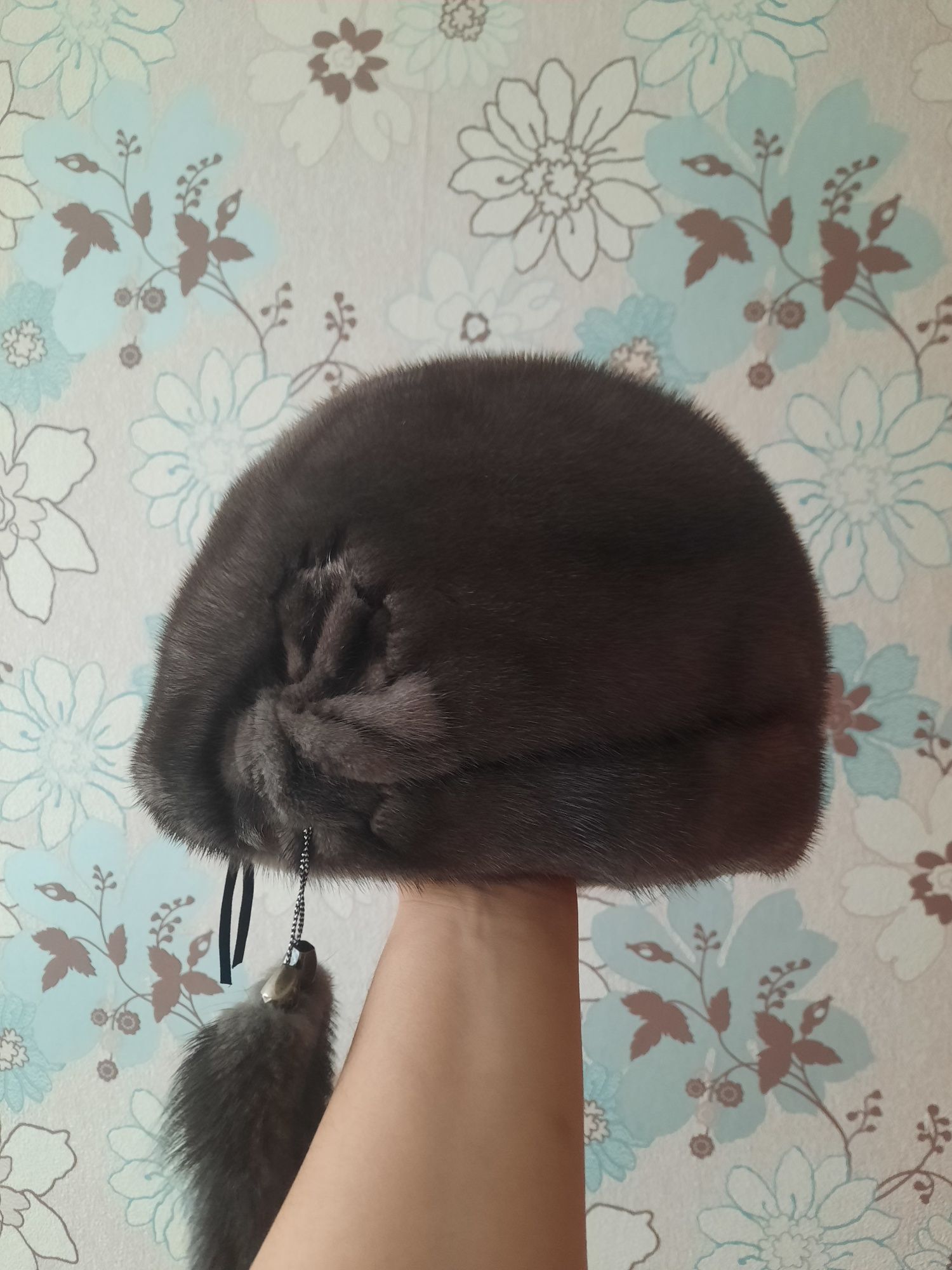 Продам шапку, норковую, б/у в отличном состоянии.