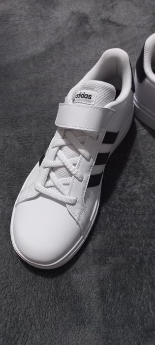 Vând adidași mărimea 35