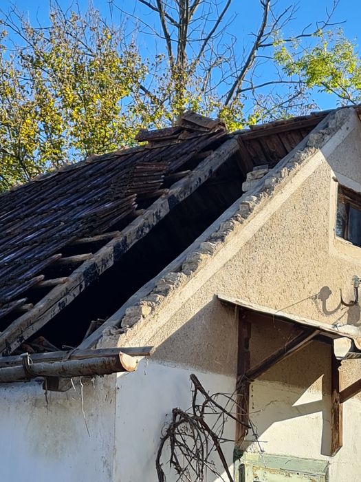 Reparatii acoperis, demolat si toaletat copaci alpinism utilitar