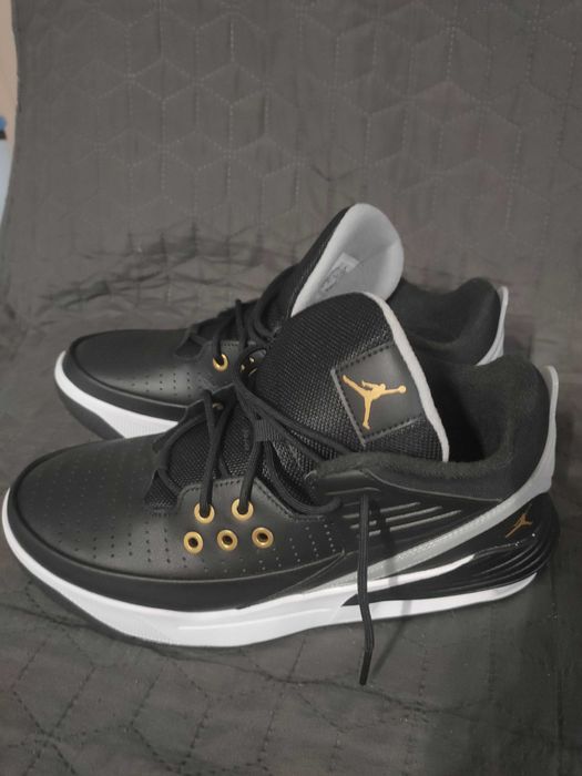 Jordan max aura 5