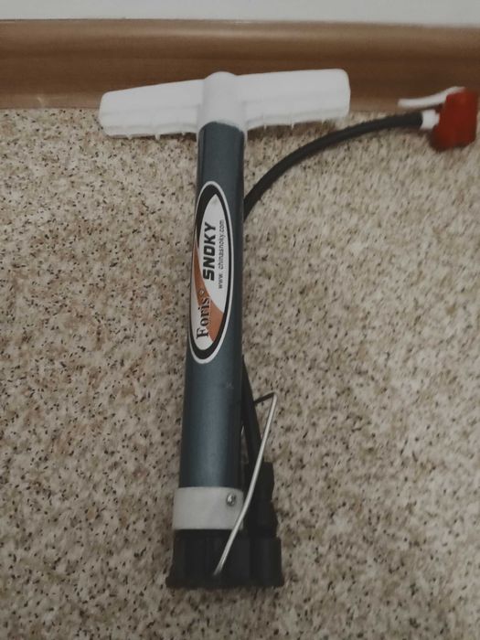 Продам насос для велосипеда новый, удобный