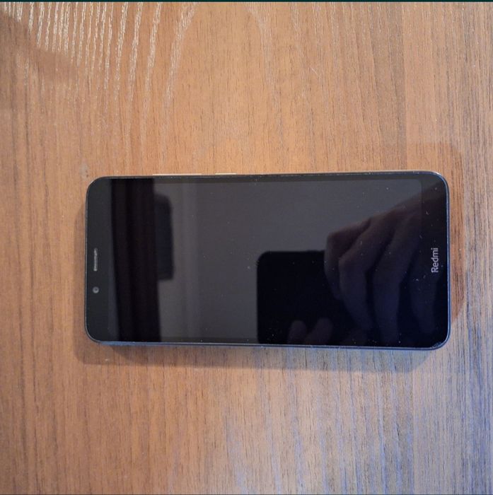 Продаётся телефон редми 7 а