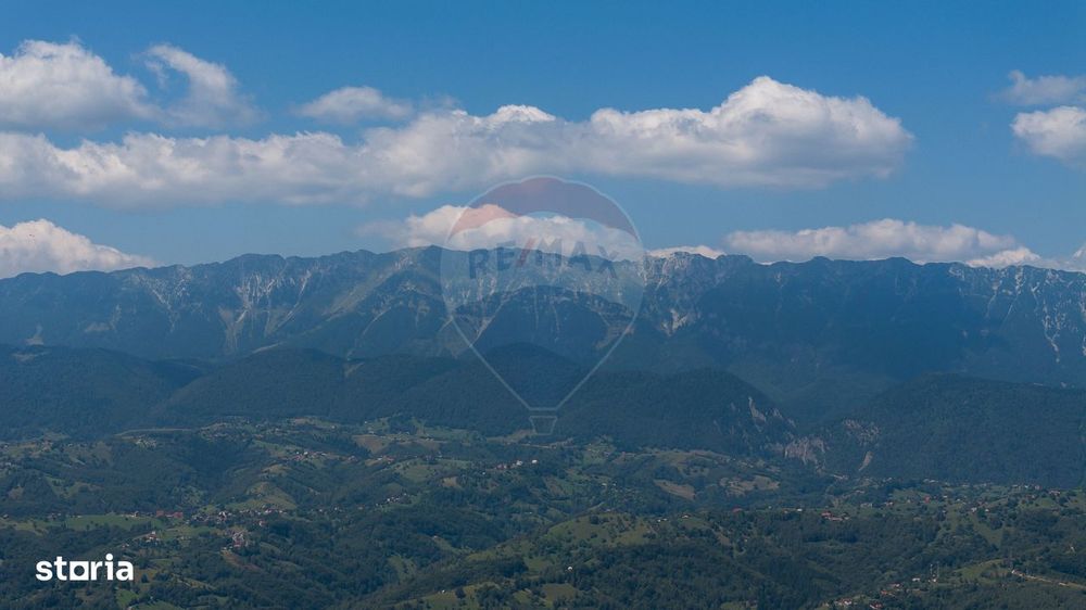 Teren Panoramic in Bran – Vedere spre Bucegi & Piatra Craiului